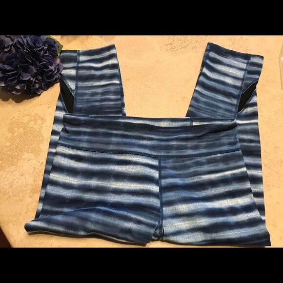 Under Armour blue, grey, white leggings - Picture 1 of 11